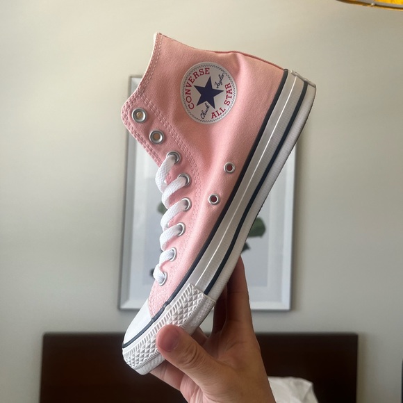 Converse - Picture 2 of 3